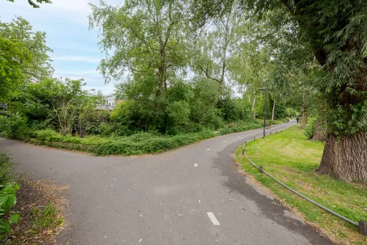 Platschelpenbank 2 Leiden thumbnail 31