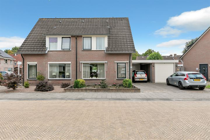 Plevierstraat 26 dans Veendam photo