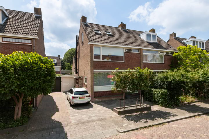 Photo of property Plutolaan 12, Dordrecht