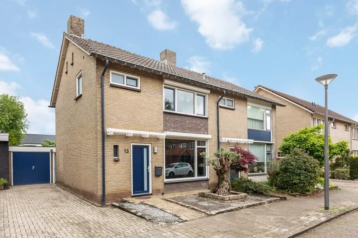 Plutostraat 13 in Borne