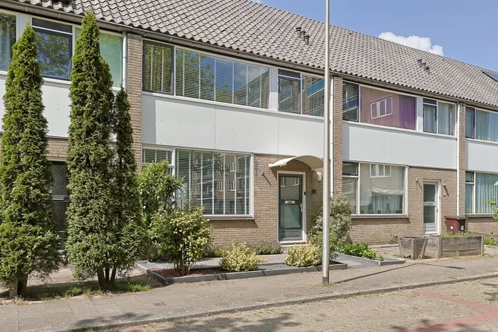 Plutostraat 18 Alphen aan den Rijn foto 2
