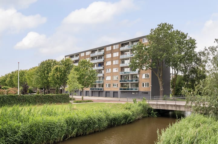 Plutostraat 252 in Alphen aan den Rijn Foto