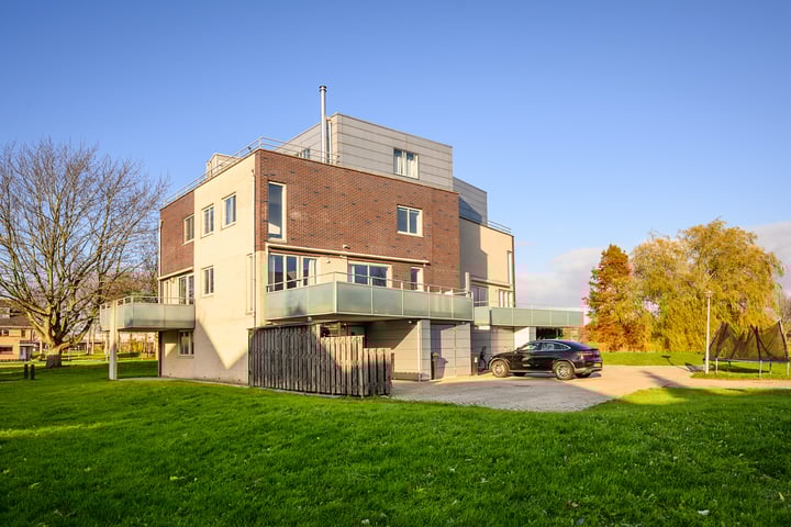 Poëziestraat 396 in Almere photo