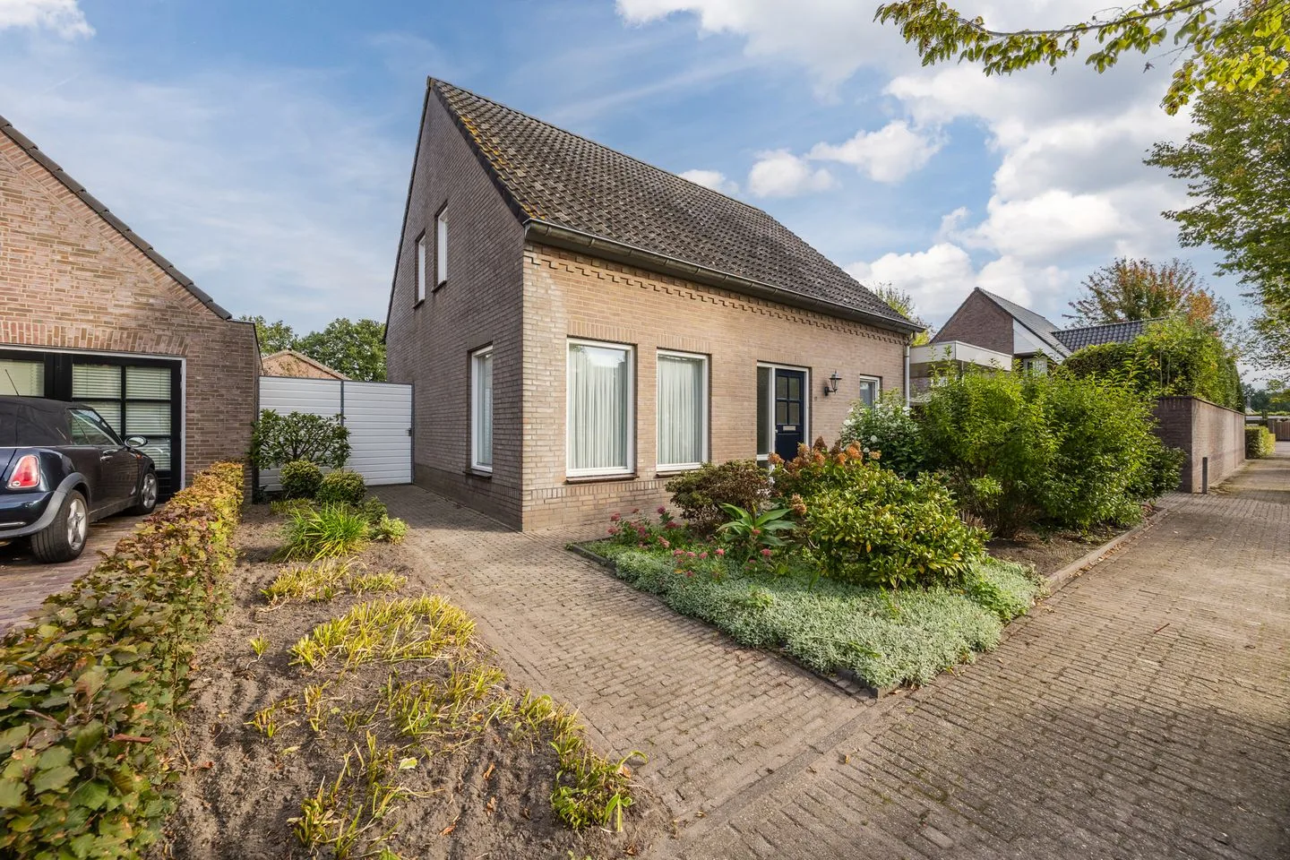 Pompenmaker 17 Oost West en Middelbeers foto 2