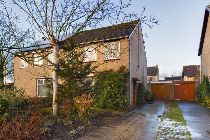 Pootlaan 30 en Roosendaal foto