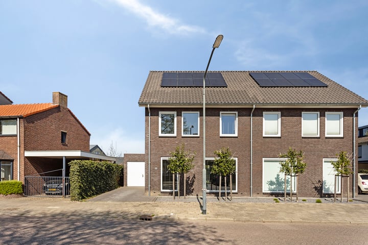 Pottebakkerstraat 10 in Oosterhout photo