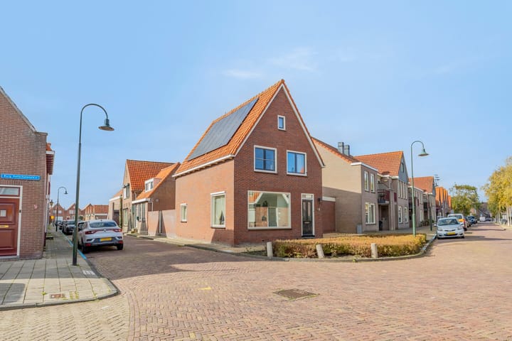 Prins Bernhardlaan 1 en Volendam foto