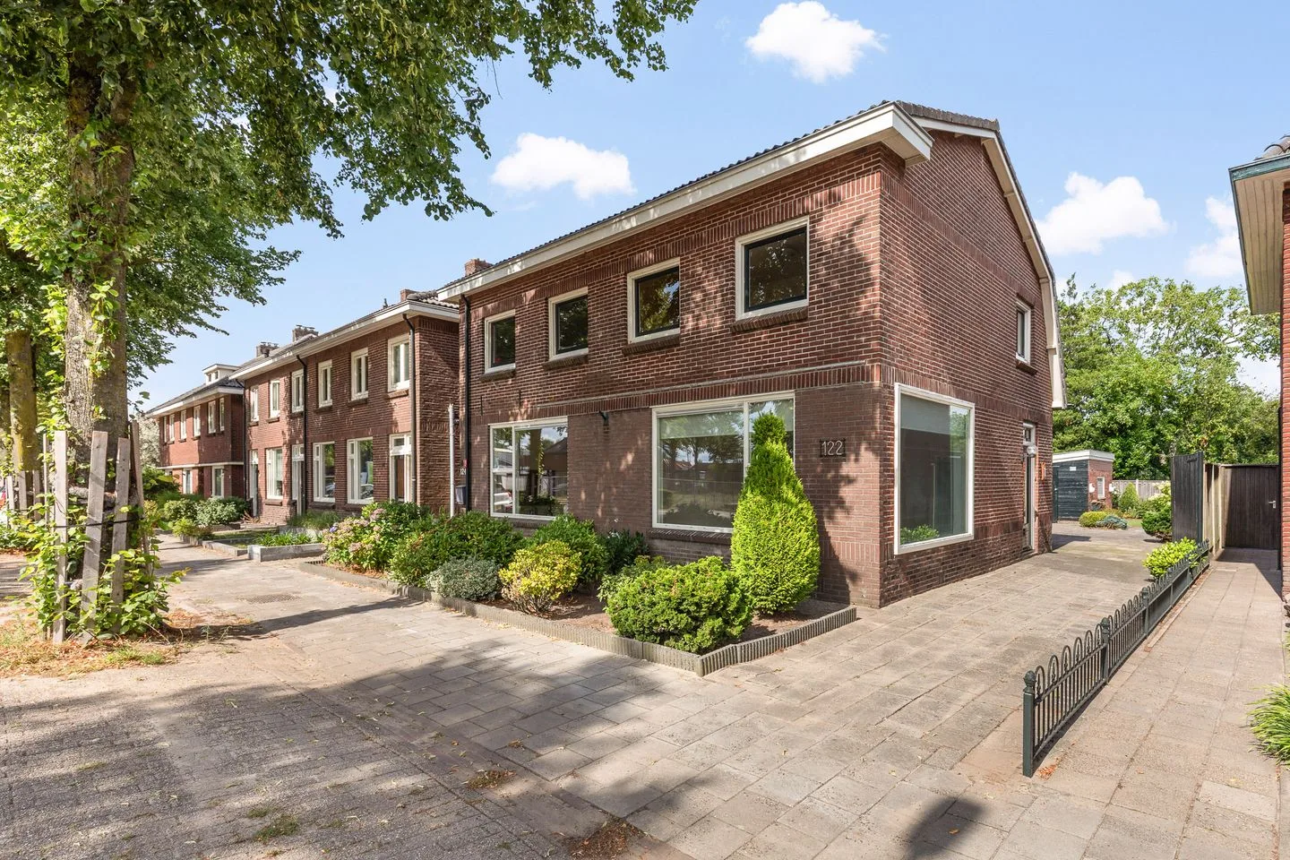 Prins Bernhardlaan 122 in Borne