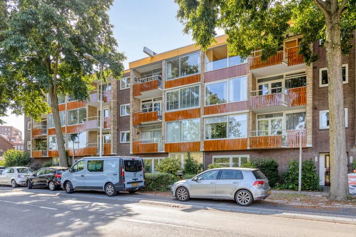 Prins Bernhardlaan 23 in Diemen foto