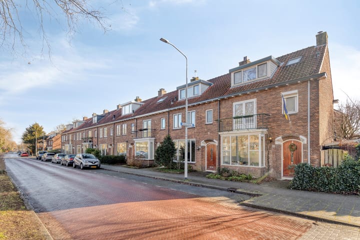 Prins Bernhardlaan 48 in Voorschoten