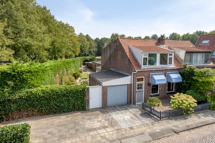 Prins Bernhardstraat 13 in Ooltgensplaat Foto