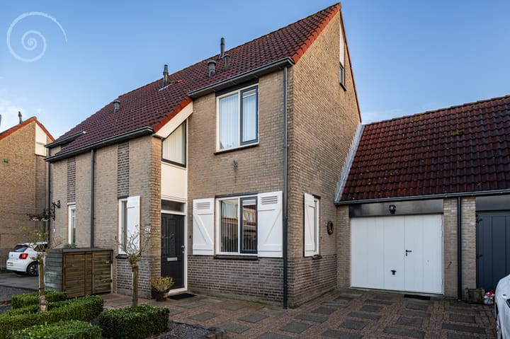 Prins Constantijnstraat 57 in Middelharnis