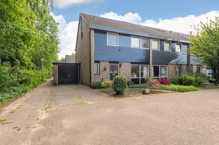 Prins Florisplein 16 in Bathmen foto