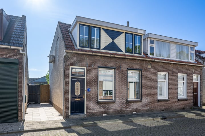Prins Hendrikstraat 19 in Ooltgensplaat Foto