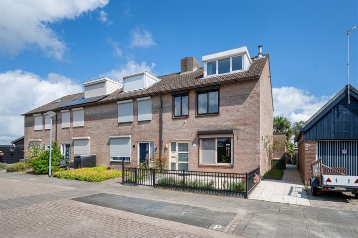 Prins Johan Frisostraat 18 in Willemstad Foto