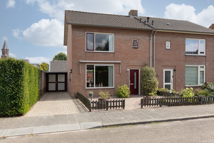 Prinses Irenestraat 3 en Overasselt foto