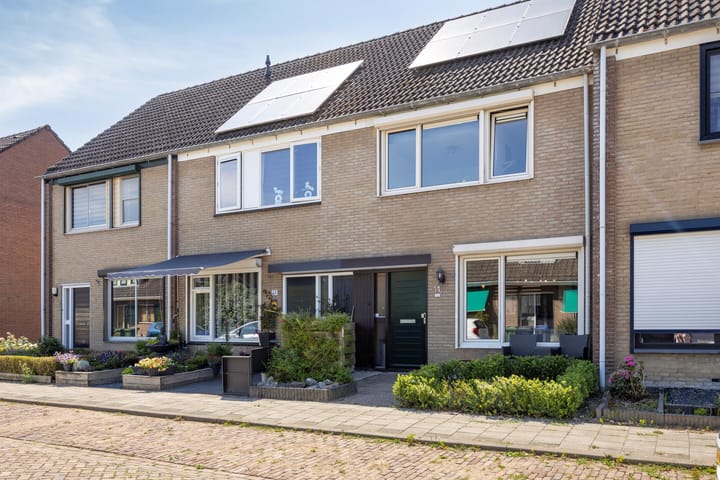 Prinses Wilhelminastraat 11 in Baarland photo