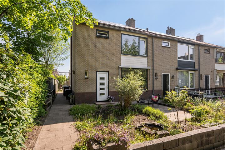 Prinses Wilhelminastraat 6 en Maasdijk foto