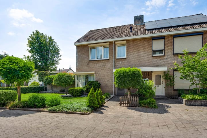 Proostdijstraat 1 in Weert Foto