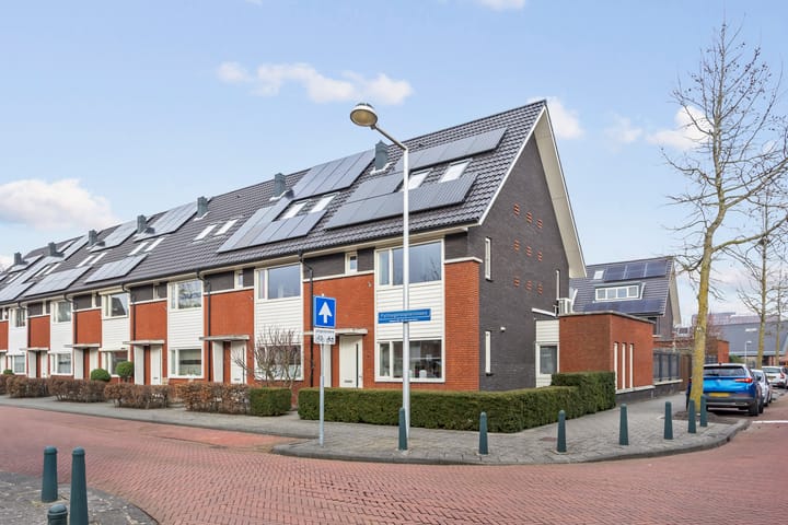 Photo of property Pythagorasplantsoen 14, 's-Gravenhage