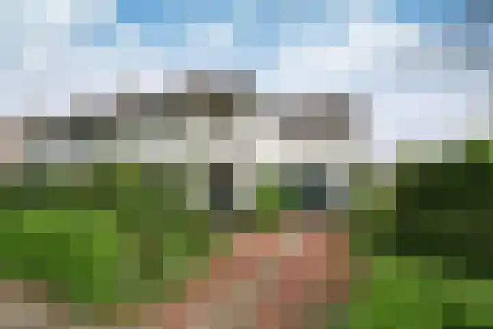 Raadhuislaan 8 in Eemnes