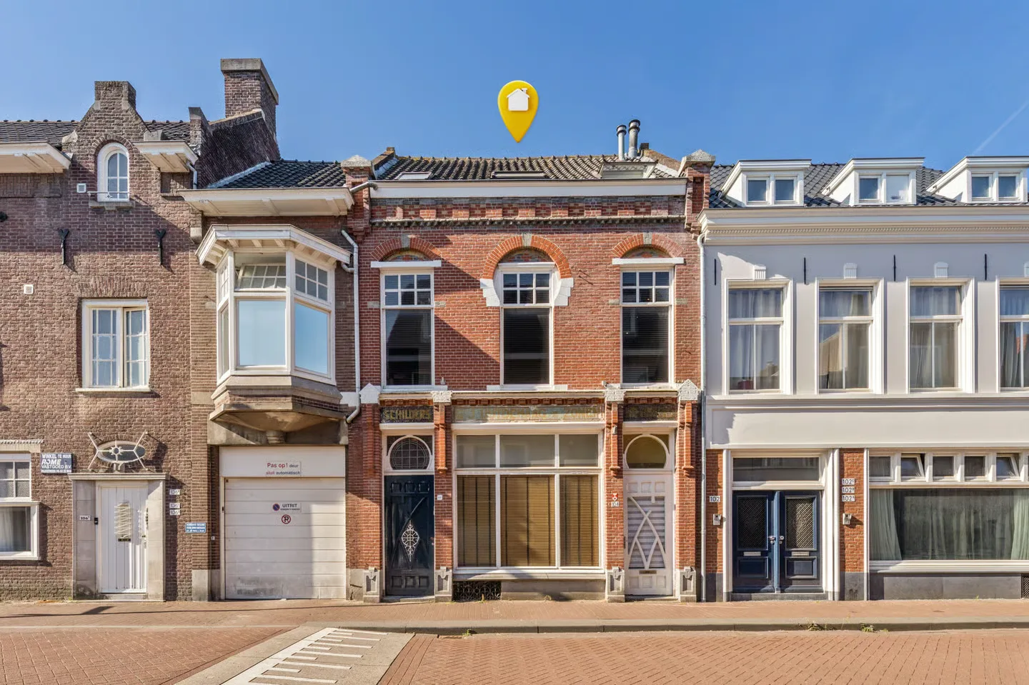Raadhuisstraat 104 a in Roosendaal