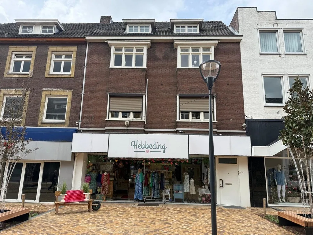 Raadhuisstraat 12 in Geleen