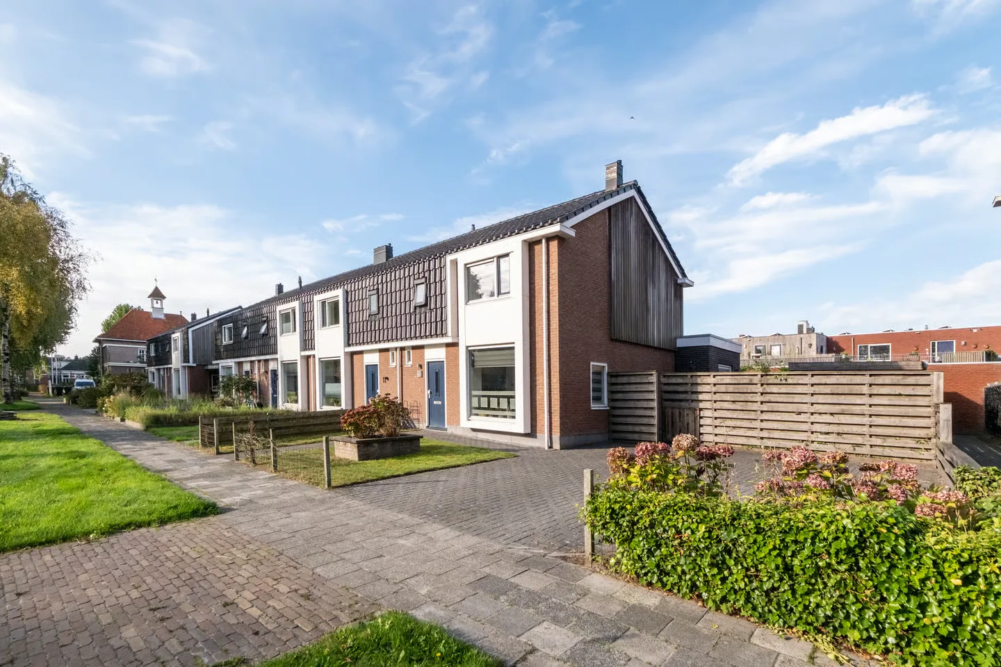 Raadhuisstraat 13 in Peize