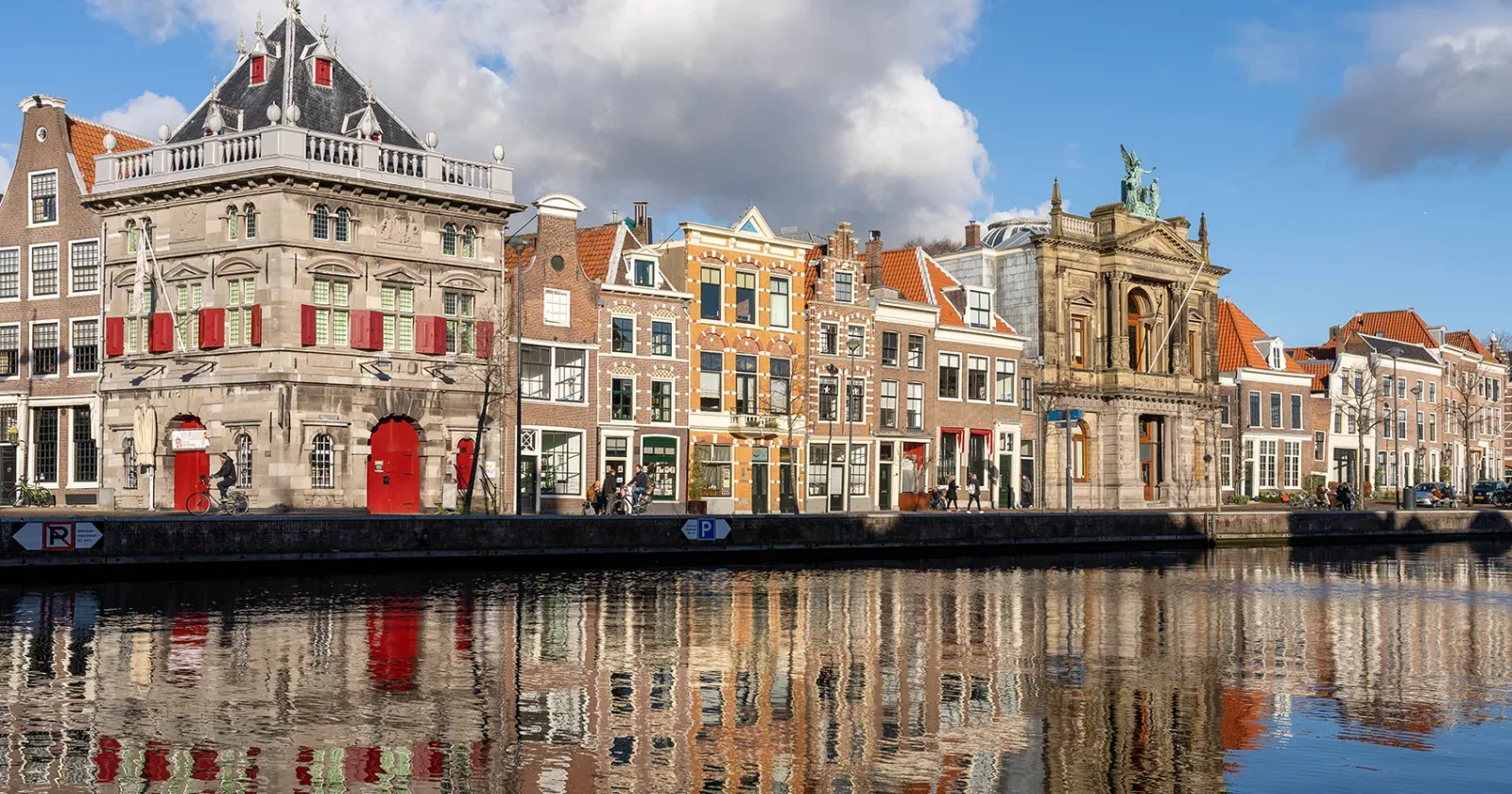 Team foto van Real Estate LW23 in Haarlem