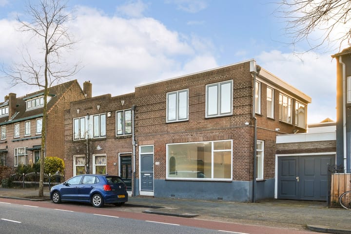 Reeweg Oost 113 in Dordrecht Foto