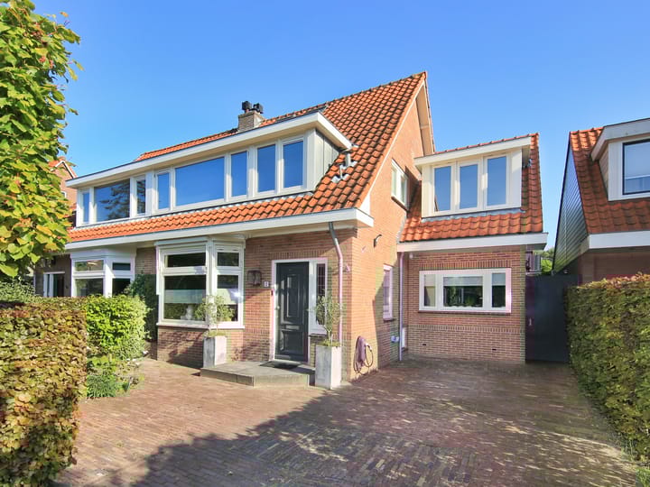 Reigerstraat 12 en Badhoevedorp foto