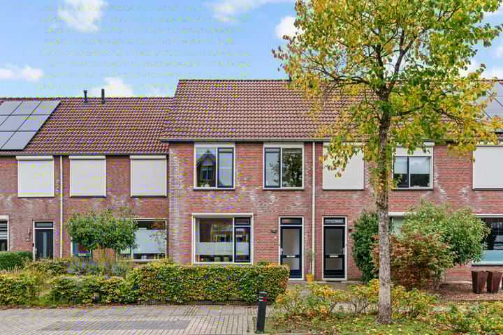 Reigerstraat 24 in Beneden-Leeuwen photo