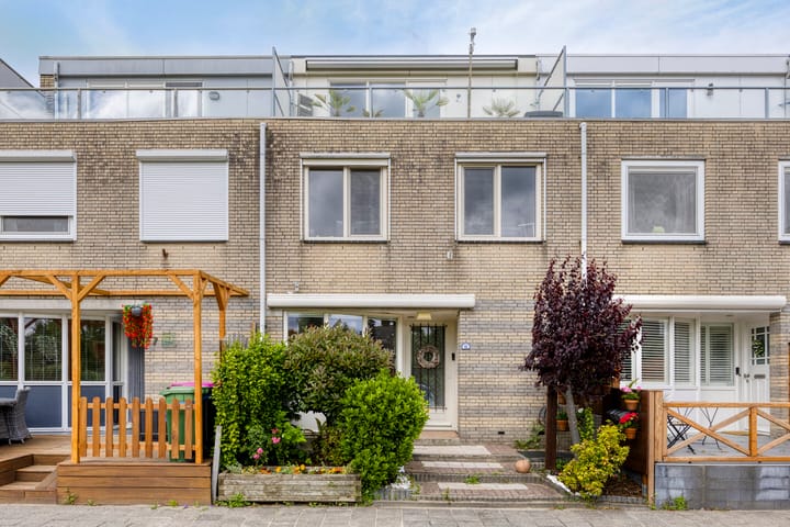 Reina Prinsen Geerligssingel 6 in Pijnacker photo