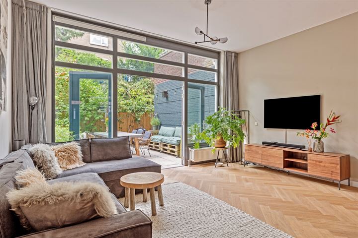 Reinwardtstraat 97B in Amsterdam photo