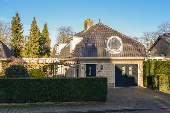 Rembrandtlaan 2a in Huizen photo