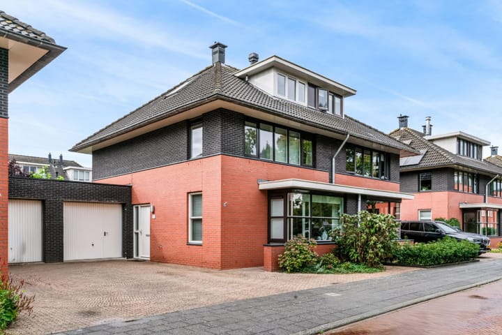 Rembrandtlaan 34 in Sassenheim photo