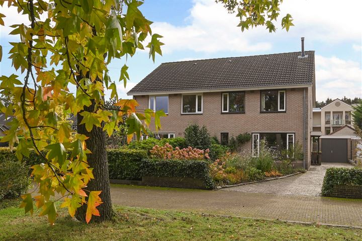 Rembrandtlaan 39 in Huizen photo