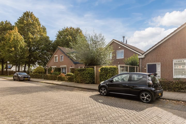 Photo of property Rembrandtlaan 8, Oosterhout