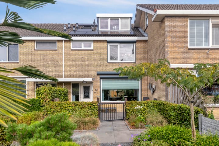 Photo of property Rembrandtstraat 62, Oud-Beijerland