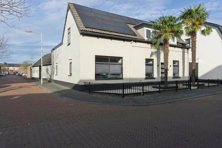 Photo of property Rembrandtstraat 9, Bergen op Zoom