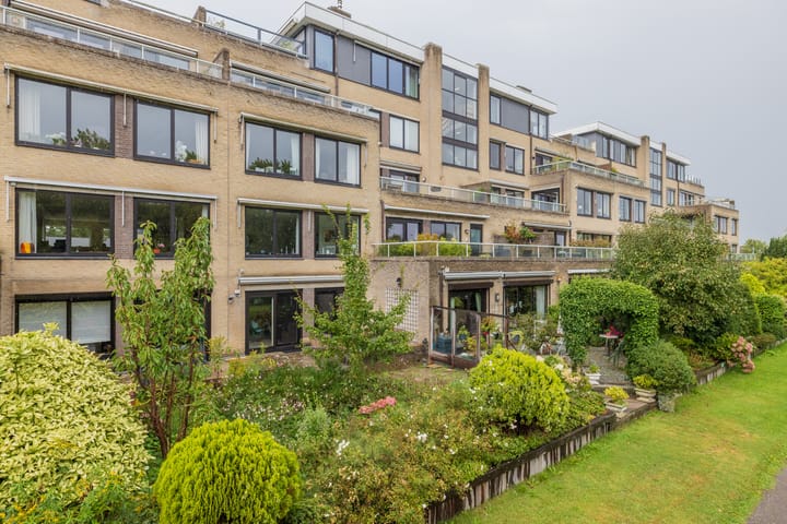 Reviuslaan 76 in Oegstgeest Foto