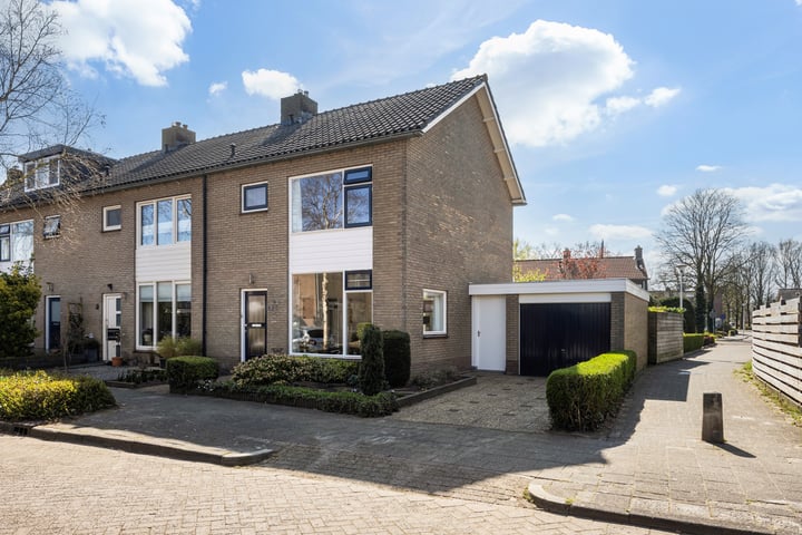 Ridder Zwederlaan 59 in Zwolle Foto