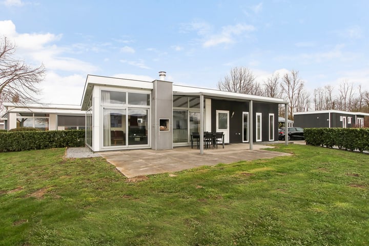 Rijksstraatweg 186-123 en Dordrecht foto