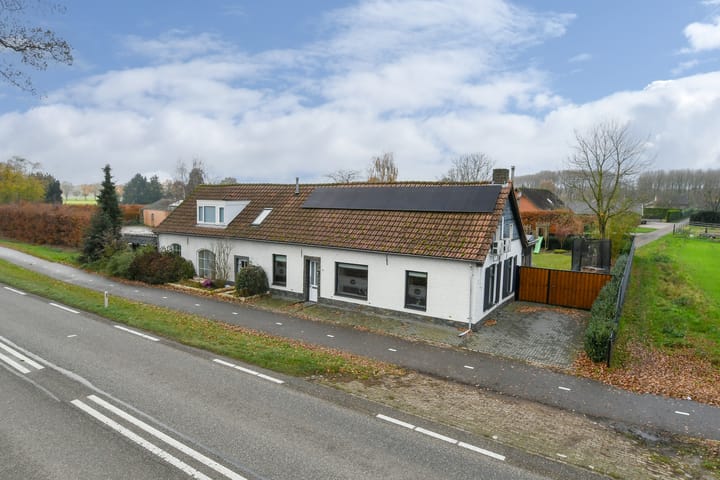 Photo of property Rijksweg 11, Kessel