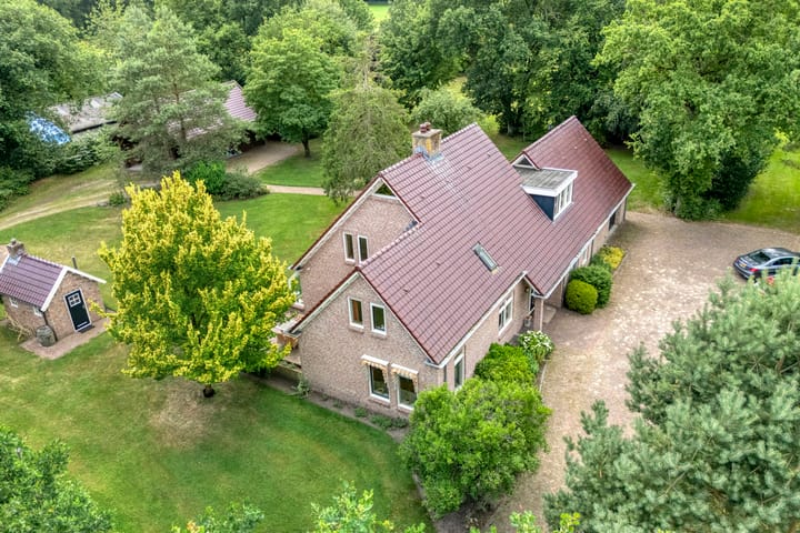 Rijksweg 254 in Hoogersmilde Foto