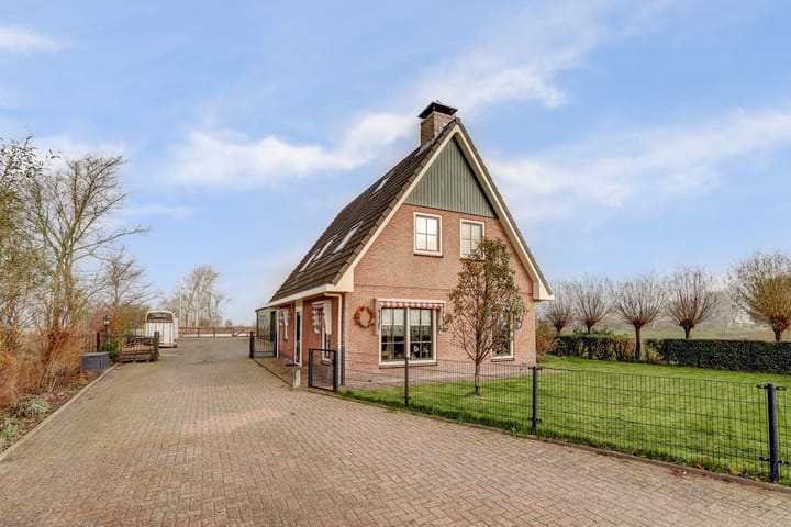 Rijksweg 40 in Herbaijum Foto