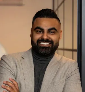 Photo of Rishi Pabbi
