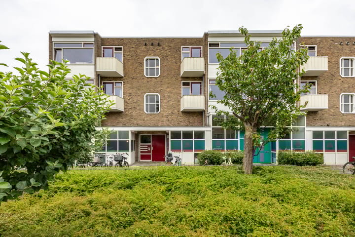 Rivierenhof 8 in Groningen Foto