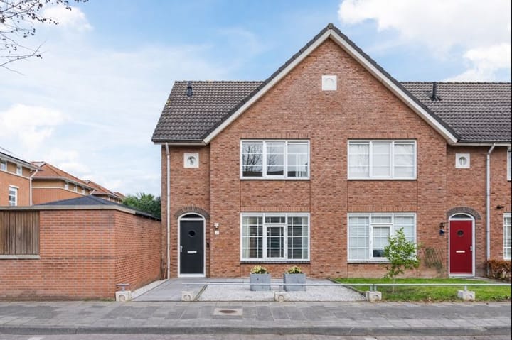 Roald Dahllaan 2 in Eindhoven