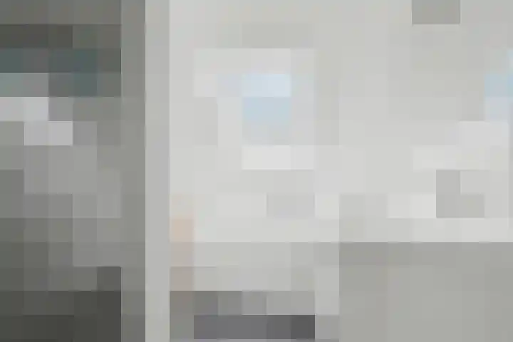 Robert Stolzhof 217 Hoorn thumbnail 5